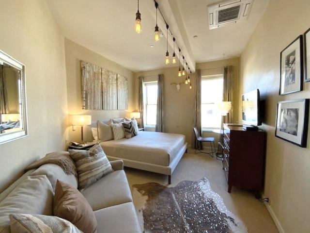 Independence Square 304, Stylish With Downtown Views & Great Location