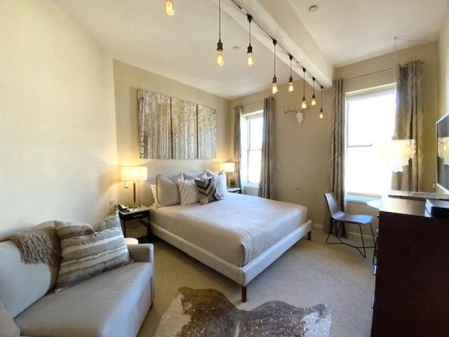 Independence Square 304, Stylish With Downtown Views & Great Location Hotel