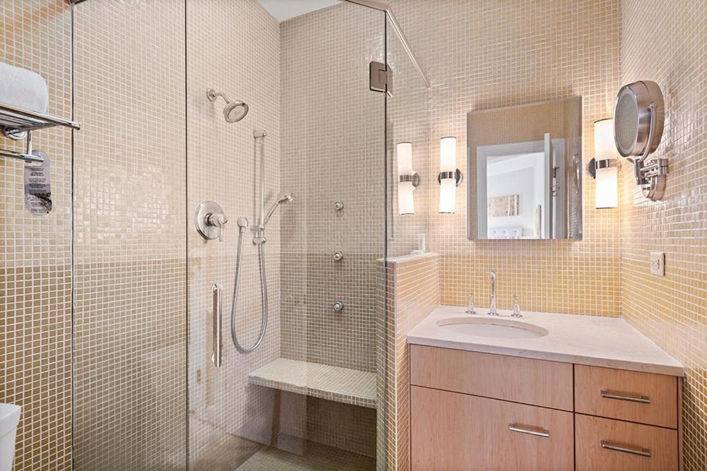 Independence Square 304, Stylish With Downtown Views & Great Location Hotel *